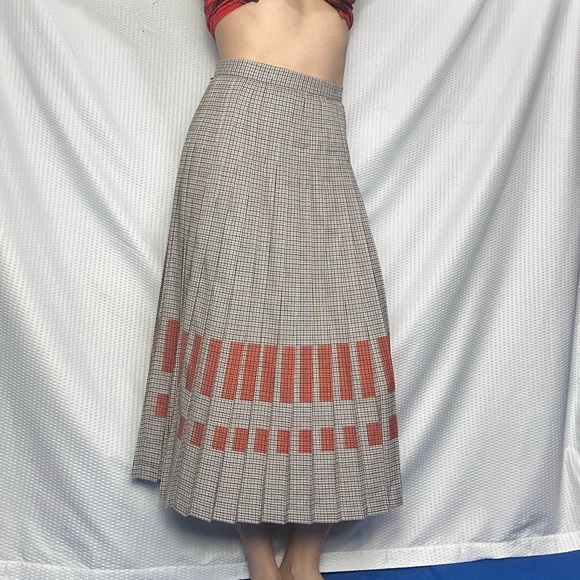 NWT Tricot Chic Houndstooth Pleated Skirt - Picture 14 of 14
